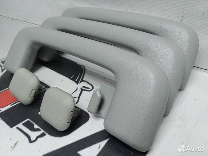 Ручка внутренняя потолочная Mitsubishi Outlander I