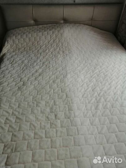 Кровать 160x200 с матрасом, тумбу прикроватная бу