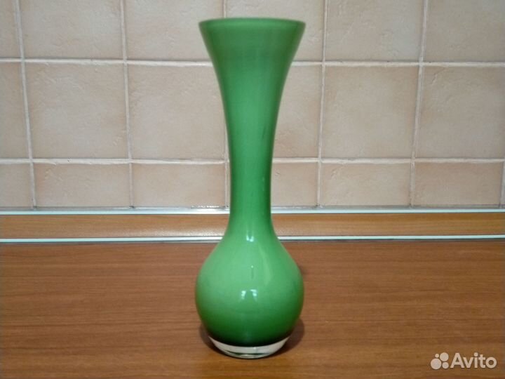 Вазы, графин.Стекло чешское и СССР