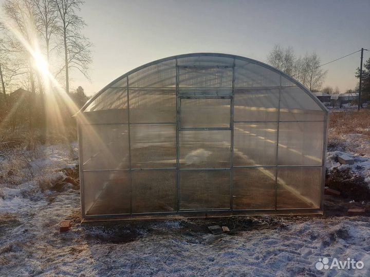 Теплицы из поликарбоната с установкой