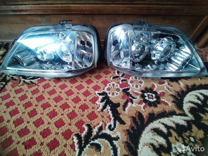 Фары передние 