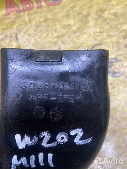 Воздуховод Mercedes-Benz C-Class W202 M111 1997