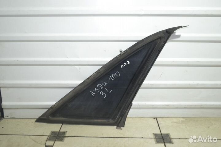 Стекло треугольник заднее левое Audi 100