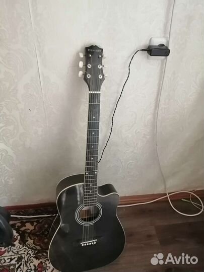 Акустическая гитара