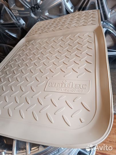 Бежевые коврики на BMW X1/ E84/2009г