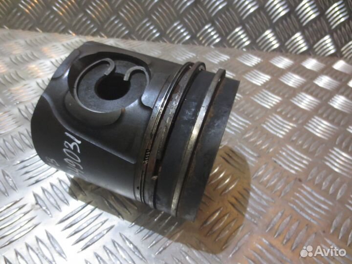 Поршень Volvo 20465939