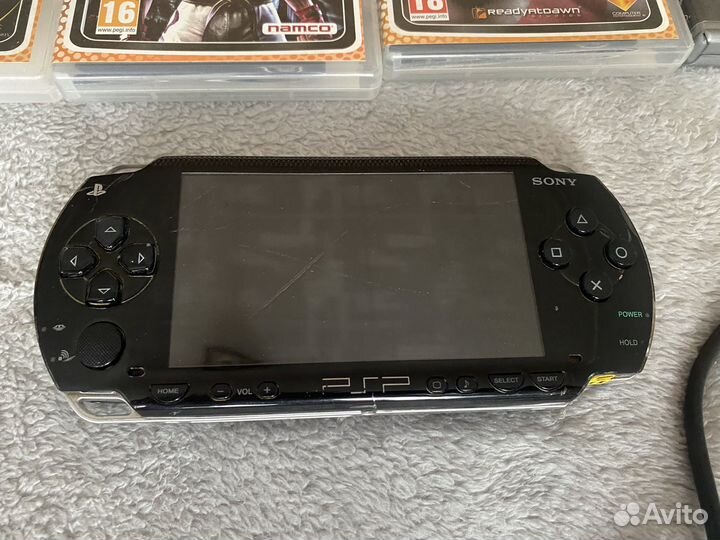Sony Psp 1004 + Оригинальная зарядка+ комплект игр