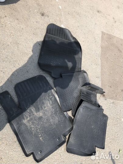 Автомобильные коврики резиновые Hyundai Solaris