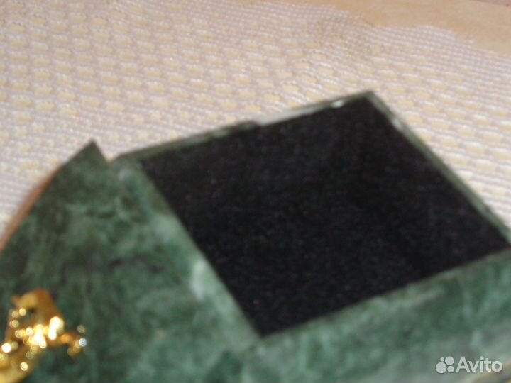 Шкатулка из змеевика