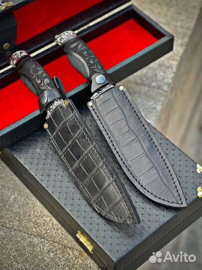 Нож из дамасской стали