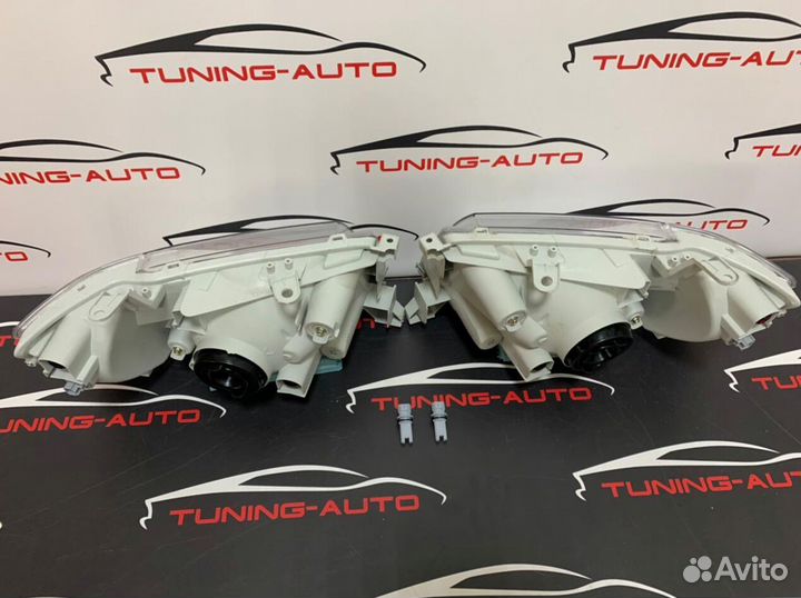 Передние фары Toyota Succeed Probox XP50