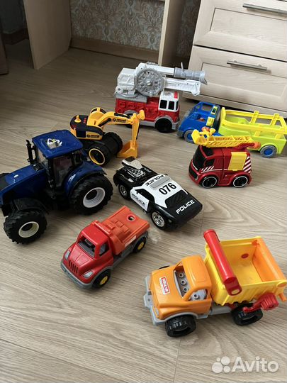 Машины для мальчика разные