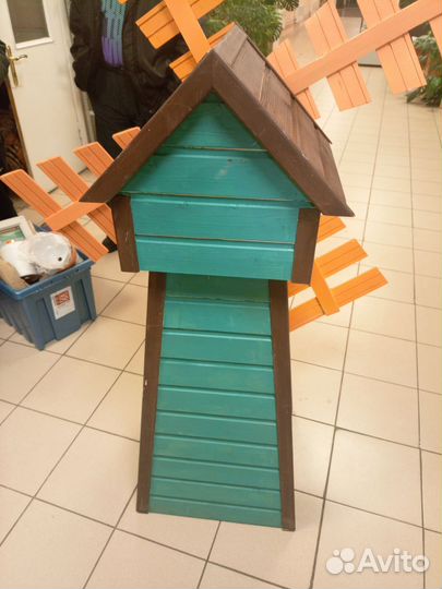 Деревянная декоративная мельница