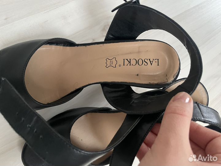 Босоножки женские