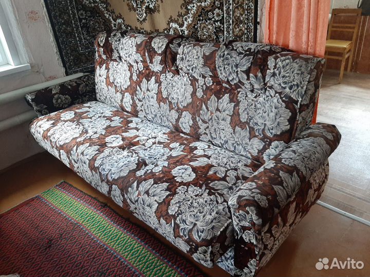 Диваны и кресло бу