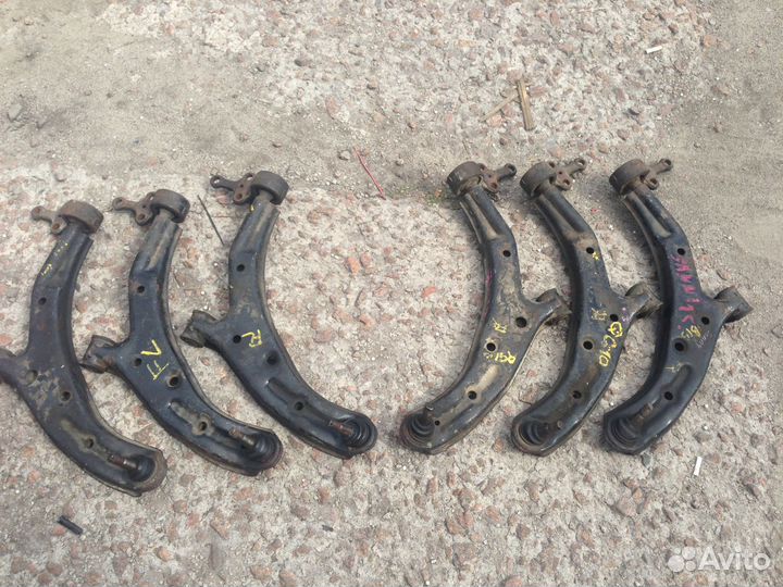 Рычаги передней подвески Nissan Bluebird Sunny