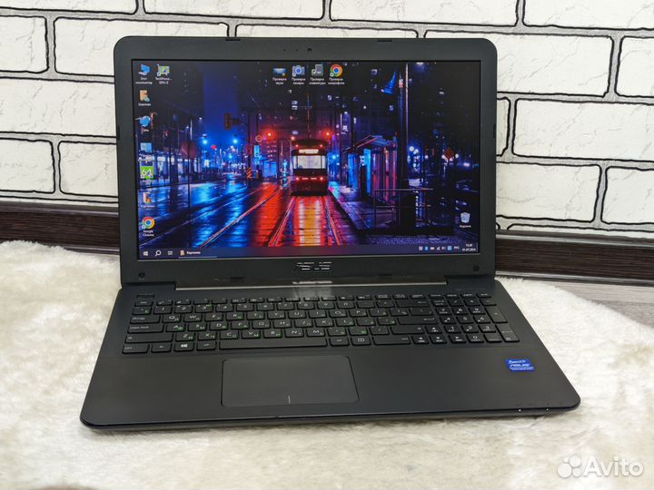 Asus / i3-5010U /8GB /SSD+HDD