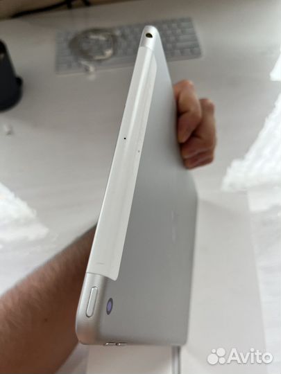 iPad (6го поколения)