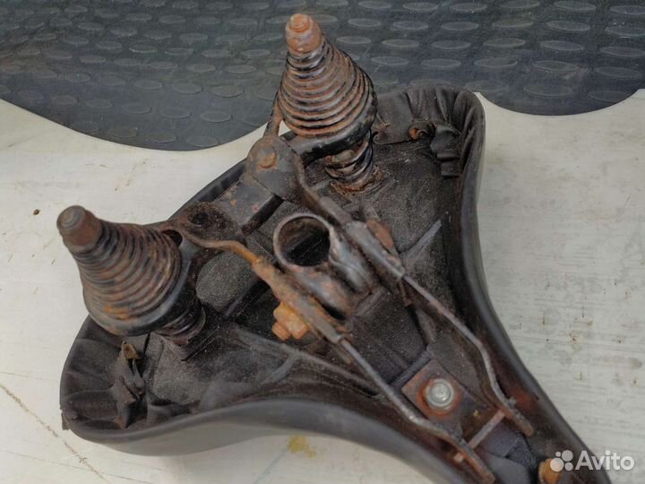 Седло для велосипеда кожаное