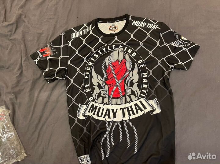 Футболка Born To Be MuayThai