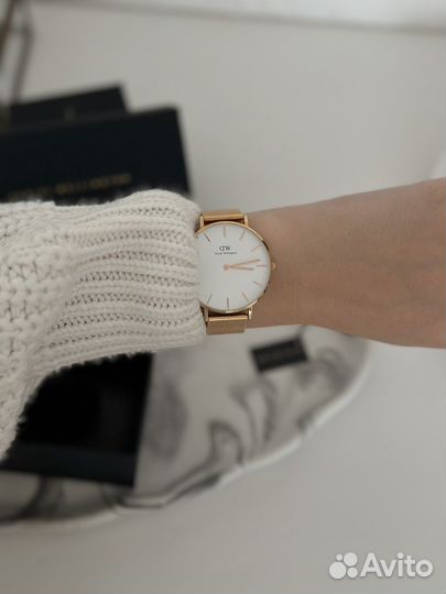 Часы Daniel Wellington и кольцо