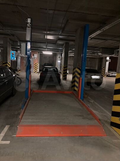 Машиноместо, 14 м²