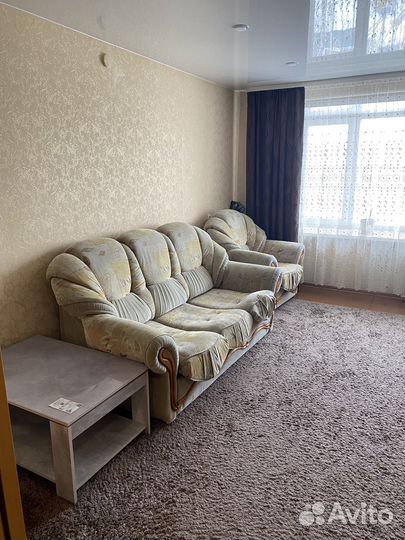 Диван и кресло бу