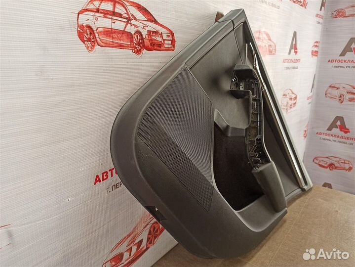 Обшивка двери задней правой Skoda Octavia