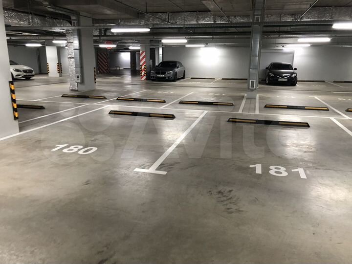 Машиноместо, 20 м²