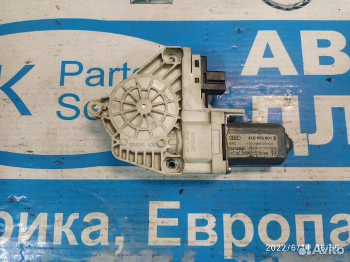 Мотор стеклоподъемника передний левый Audi Q7 4L