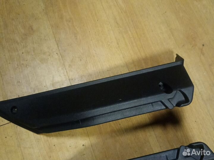 Кронштейн. задней полки Renault megane IIl хэтчбек