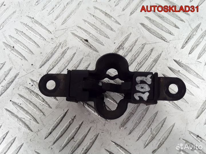 Замок капота Mercedes W202 A2028800160
