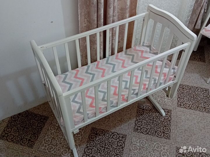 Кроватка люлька маятник