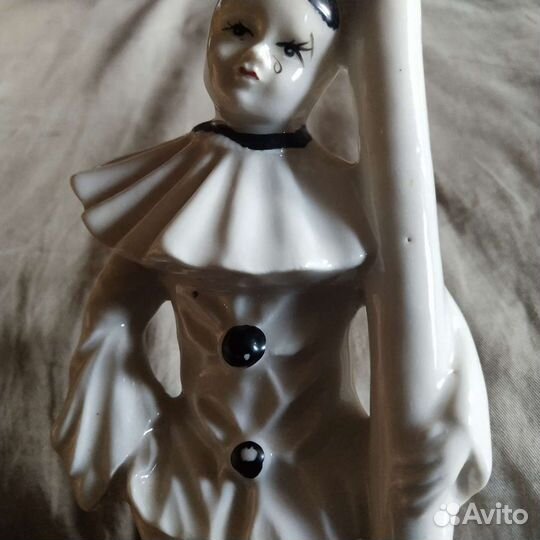 Статуэтка пьеро