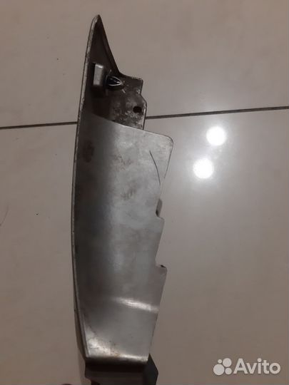 Накладка переднего крыла Субару Форестер 2004 г