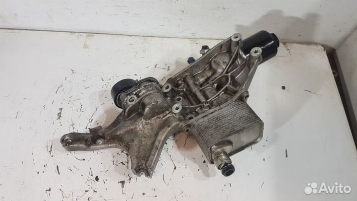 Кронштейн генератора Audi Q5 A4 A5 cncd