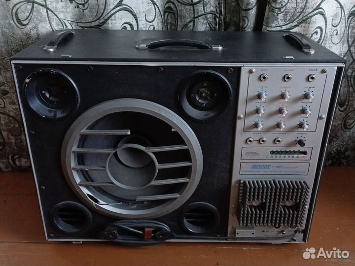 Комбоусилитель гелиос-40