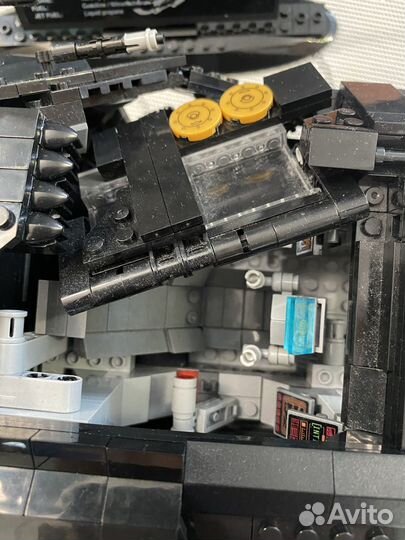 Lego Batmobile Tumbler (Лего Бэтмобиль Тумблер)