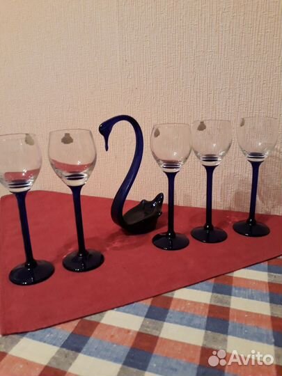 Рюмки на ножке