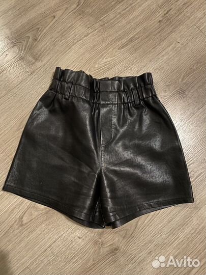Кожаные шорты