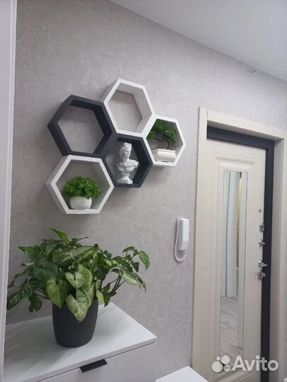 Полки соты на стену