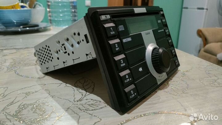 Музыкальный центр clarion