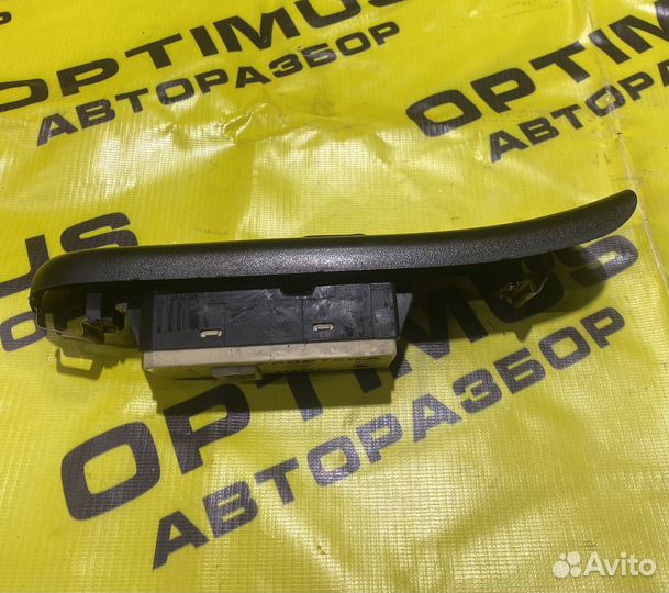 Правая кнопка стеклоподъемника Opel Frontera B