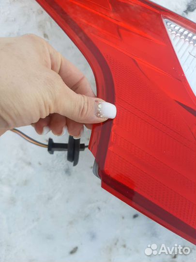 Фонарь задний левый внешний на Ford Focus 3 Седан