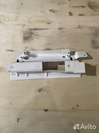 Направляющая шторки Land Rover Sport 2 рест