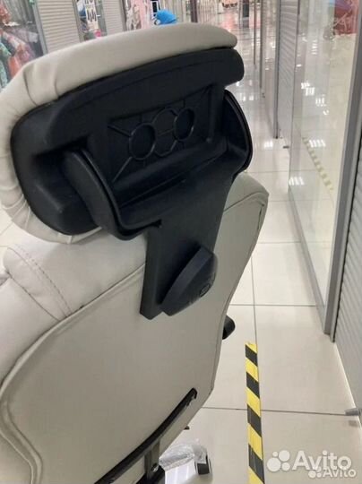 Офисное кресло (геймерское). Кресло для директора