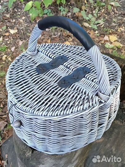 Корзина плетеная.Корзина для пикника