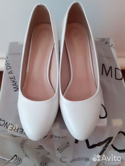 Туфли белые