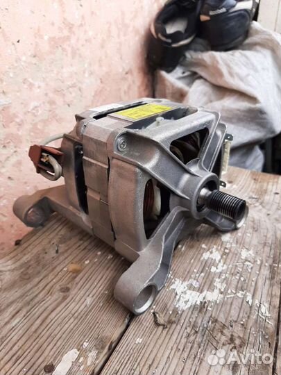 Двигататель стиральной машины Indesit