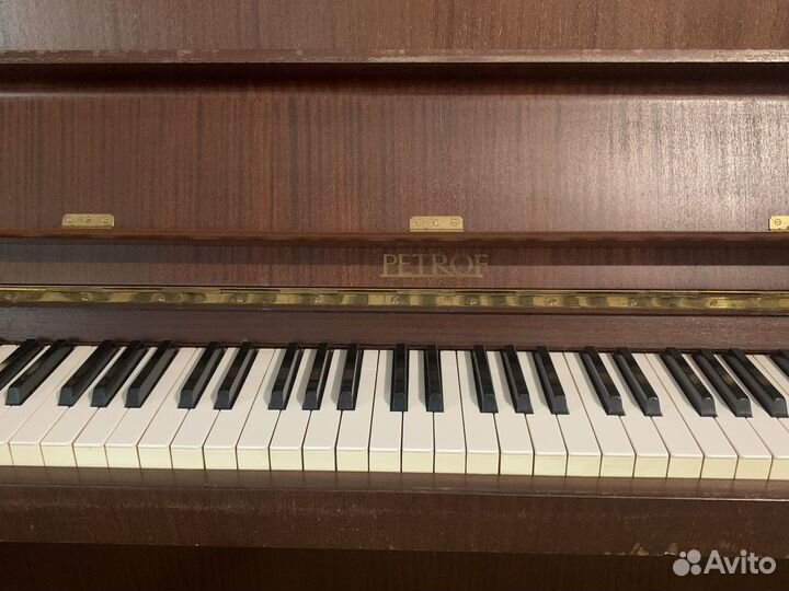 Фортепиано Petrof Classic, матовое, 3 педали